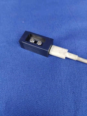 Type-c connecteurs d'USB et conformité de câbles équipés - la figure E-3 mettent en référence le montage de arrachement d'essai de continuité de force