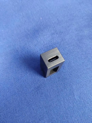 Type-c connecteurs d'USB et conformité de câbles équipés - la figure E-3 mettent en référence le montage de arrachement d'essai de continuité de force